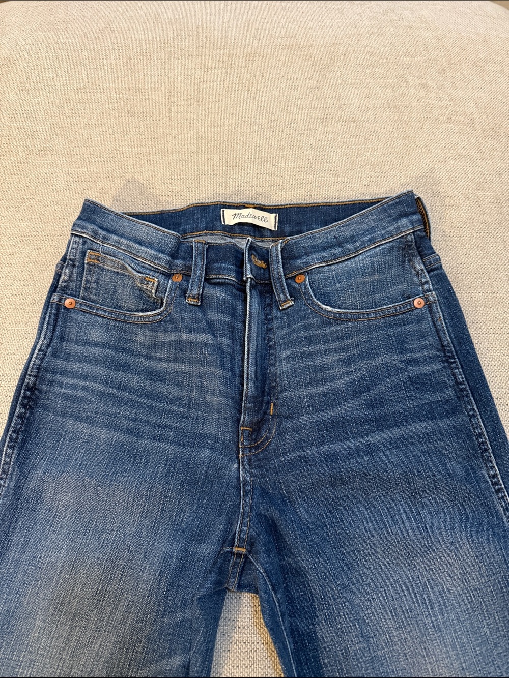 Madewell 10” High Rise Skinny Jeans with Raw Hem- perfect condition - Picture 2 of 5